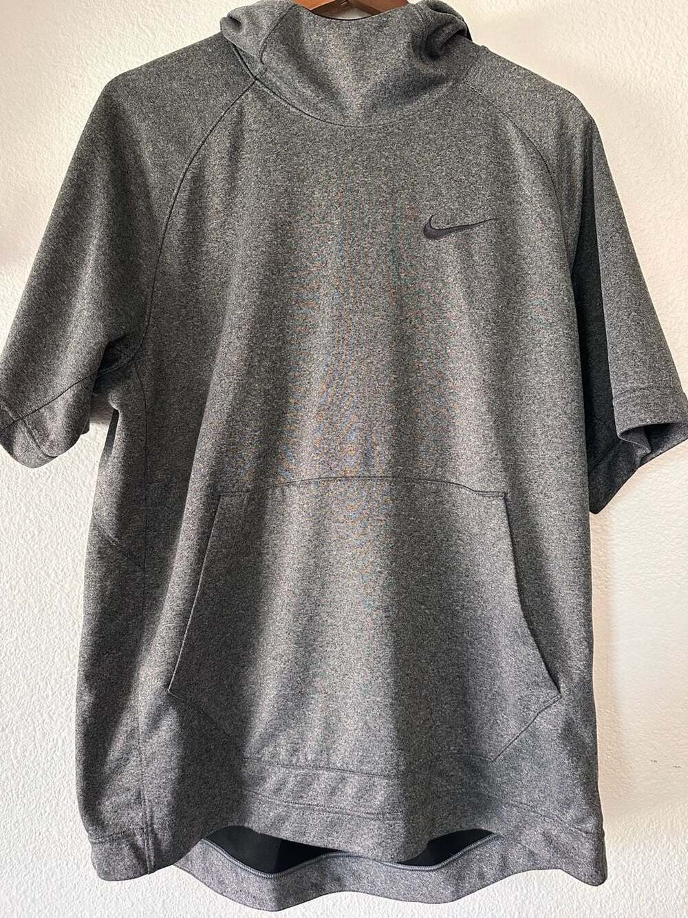 Nike Dri-FIT Spotlight Short Sleeve Hoodie Mens Size L Gray